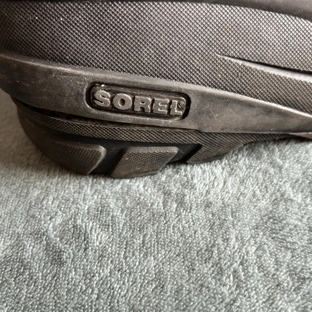 Sorel Youth Flurry Winter Boots Black Gray Size 3 US Waterproof Insulated Unisex